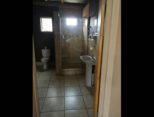 3 BEDROOM HOUSE FOR SALE IN VANDERBIJLPARK SE 2